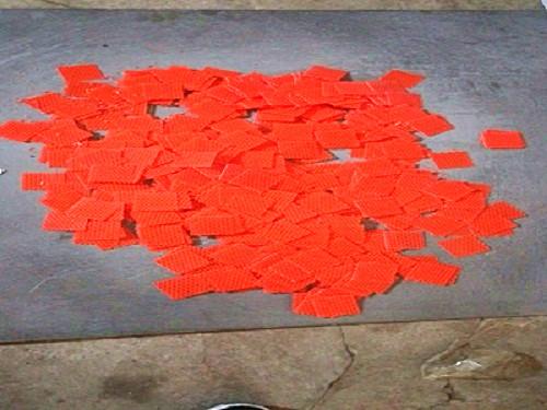 紅色塑料沖孔網(wǎng)網(wǎng)片