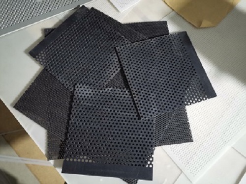 塑料沖孔網(wǎng)是在塑料板上沖孔而成